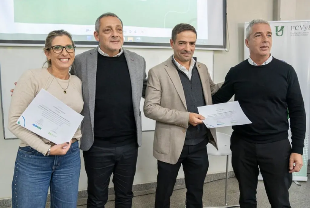 Salud y la FCVyS de Uader entregaron los certificados del Postítulo en Administración y Gestión Hospitalaria