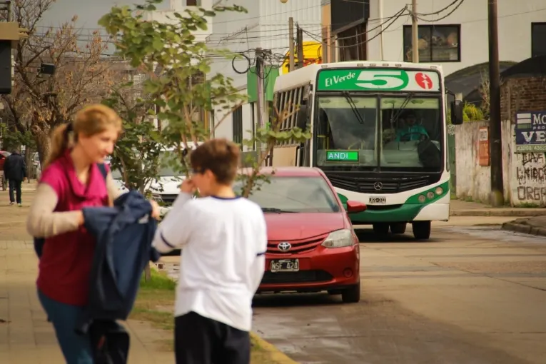 Se agudiza la crisis en el transporte público: choferes cobraron el 50% de sus salarios
