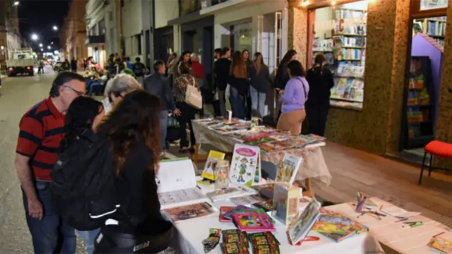 Se conocieron las distintas sedes del programa de “La noche de las librerías” en Concepción del Uruguay