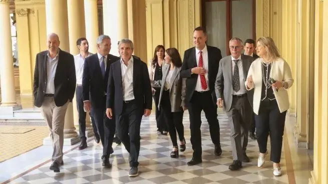 Se reúne el Gabinete en medio de las tensiones internas y el clamor por la salida de Manuel Adorni