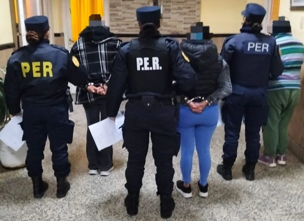 Secuestran cocaína y detienen a ocho personas por venta de drogas
