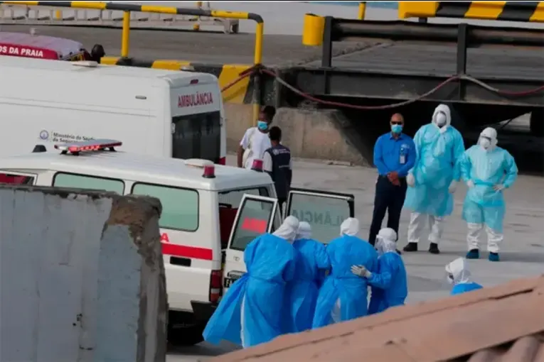 Trasladarán a argentinos del crucero con hantavirus para cumplir cuarentena