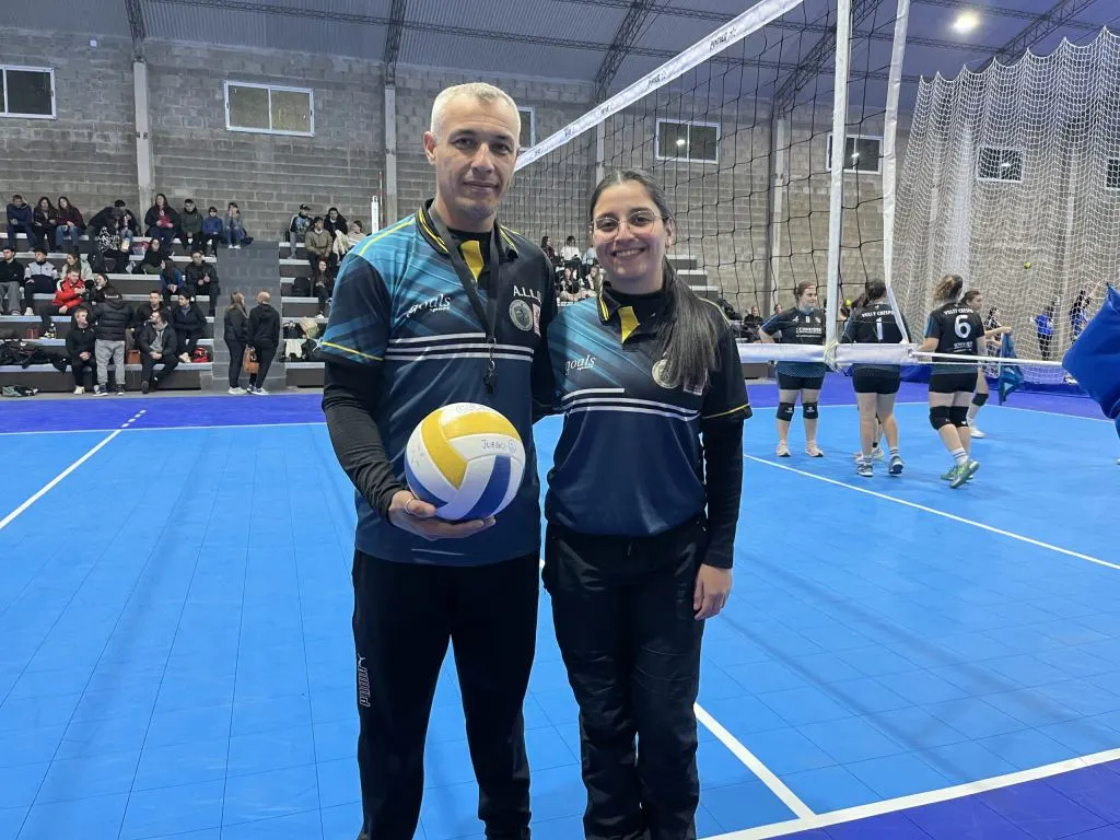 Triunfo de la Escuela Municipal de Crespo en un vibrante duelo de vóley ante Sarmiento