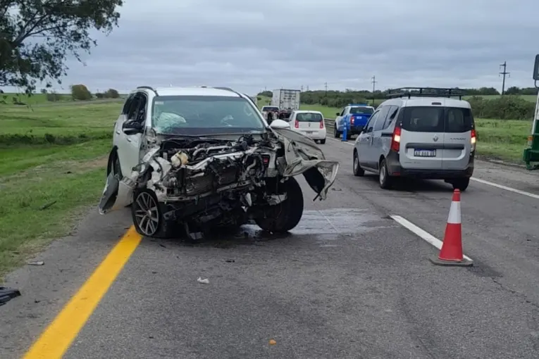 Un perro provocó un fuerte choque en la Ruta 14 y una familia fue asistida preventivamente