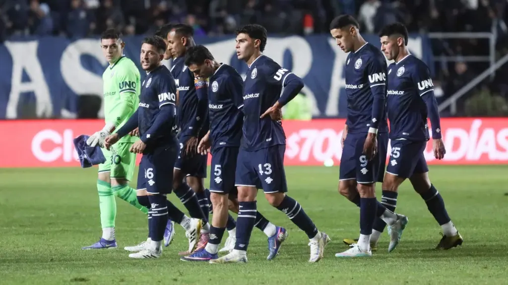 Unión dejó a Independiente Rivadavia sin nada y sigue en el Torneo Apertura