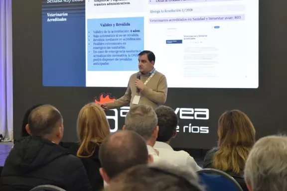 Unos 300 profesionales en avicultura debaten el futuro de la cadena de valor en Paraná
