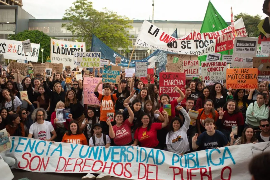 Vuelven a movilizarse los universitarios en la 4° Marcha Federal