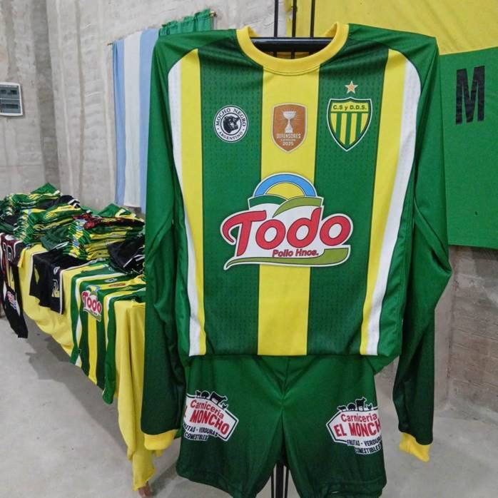 El club defensores del sur presentó la camiseta de los campeones 2025
