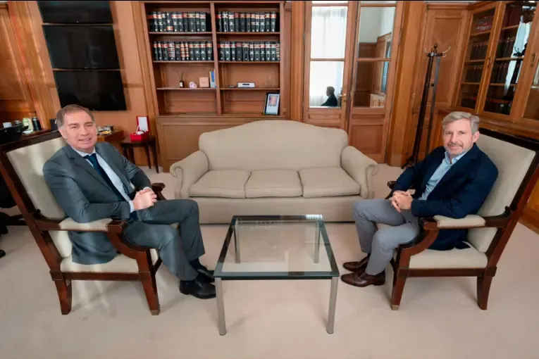 El ministro del Interior y el gobernador Frigerio se reunieron en Casa Rosada