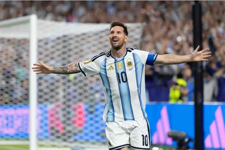 “es un honor” ser el máximo goleador de los mundiales, dijo Messi tras el triplete ante argelia