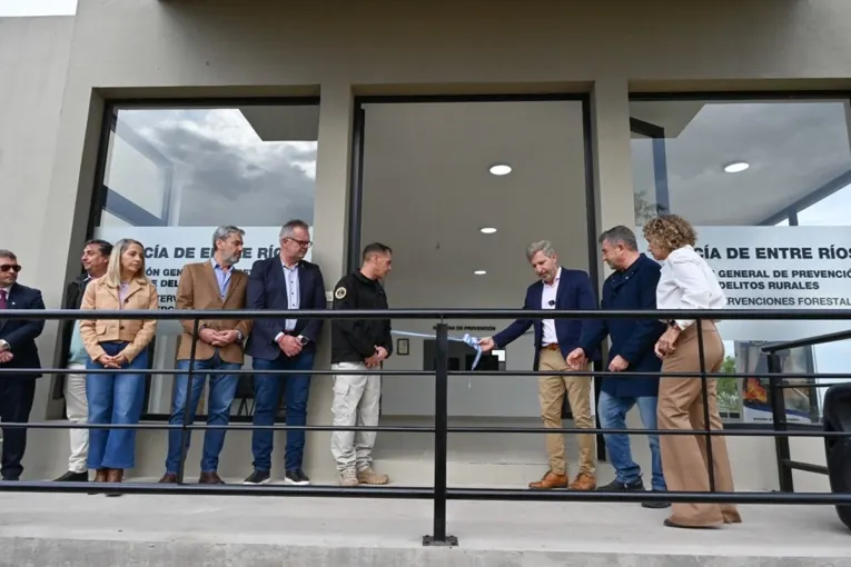 Frigerio de recorrida en Victoria: financiamiento al municipio, inauguración y obras
