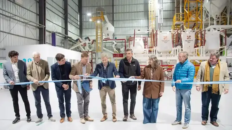 Frigerio inauguró una planta de alimentos balanceados en Hasenkamp que adhirió al RINI