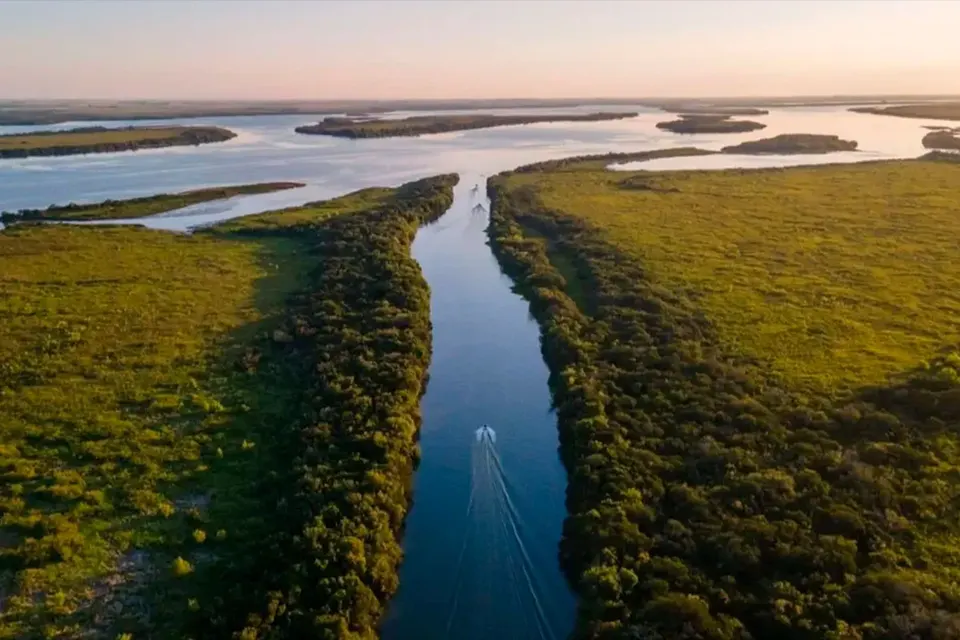 Multimillonario compró tres islas sobre el río Uruguay y las donó a Argentina y Uruguay