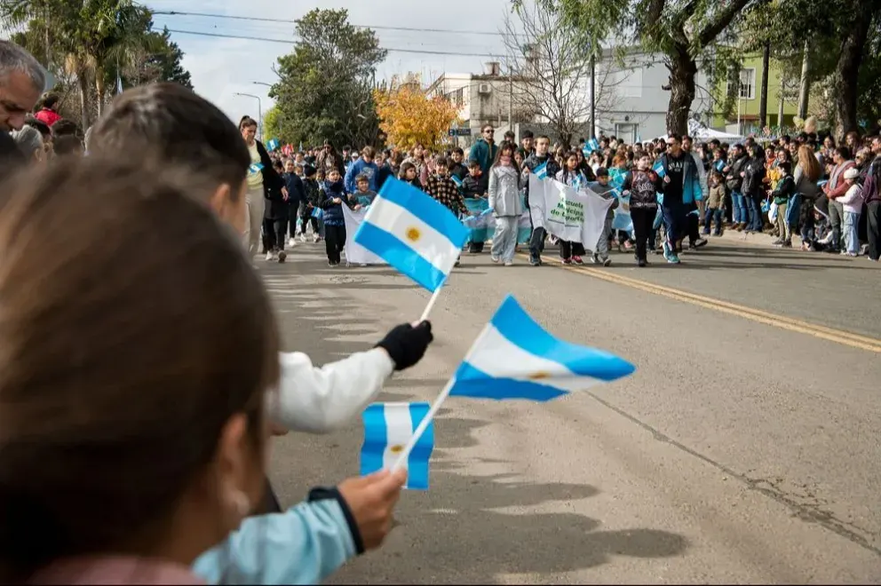 Tendrán boleto gratuito estudiantes de Paraná que participen de la promesa de lealtad a la bandera