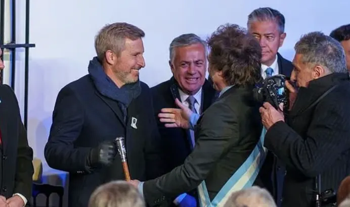 9 de Julio: El gobernador Rogelio Frigerio llamó a “seguir impulsando el desarrollo” del país