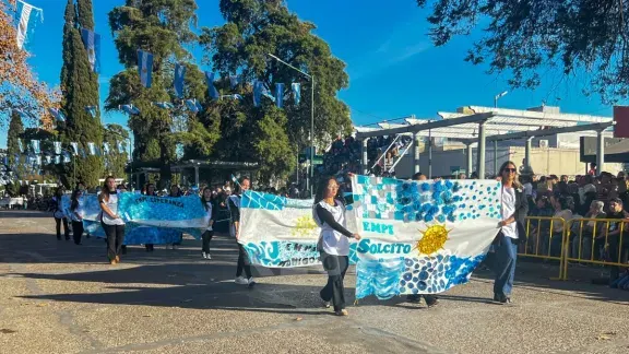 9 de Julio: quiénes desfilarán este jueves en la Costanera