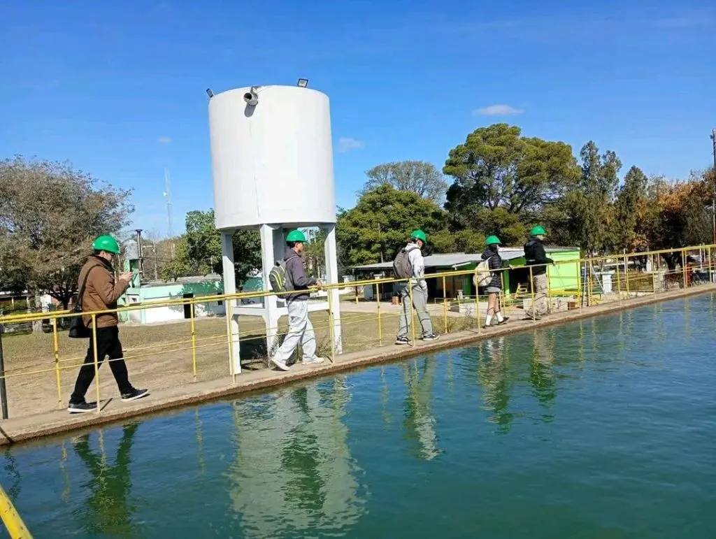 Alumnos del Sarmiento visitaron la Planta Potabilizadora de Santa Elena