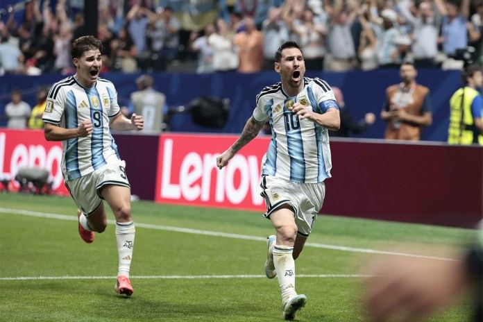 Argentina tuvo una remontada "faraónica" ante Egipto, le ganó 3-2 y pasó a cuartos de final