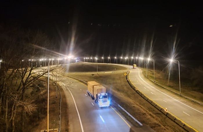 Autovía 14: mejoran la seguridad vial con obras de iluminación y señalamiento en Ruta 135 y dos rotondas