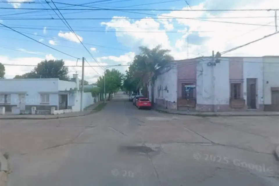 Chocó en moto contra un árbol en Nogoyá, perdió el conocimiento y se fue del hospital antes de recibir el alta