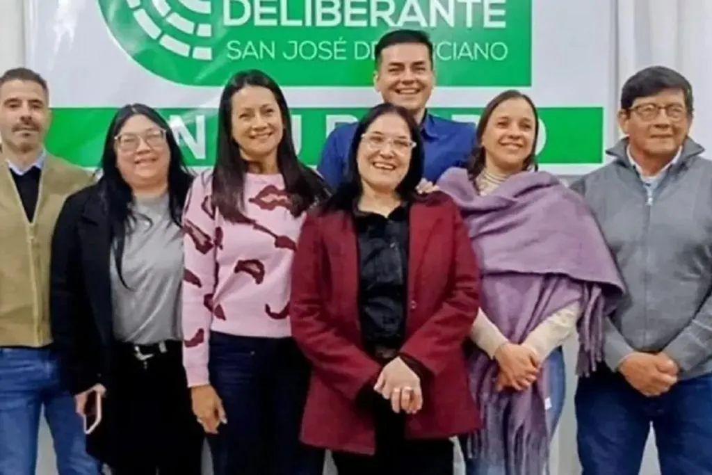 Concejales de Feliciano retan a su senadora por la reforma previsional