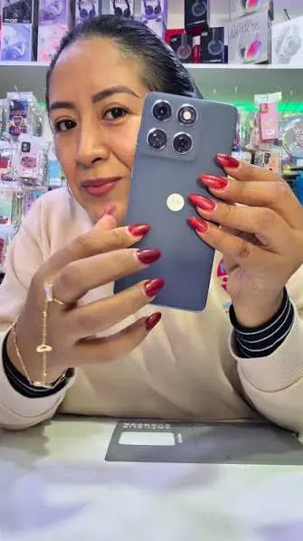 Denunció el robo de su celular para cobrar el seguro y las cámaras la desmintieron