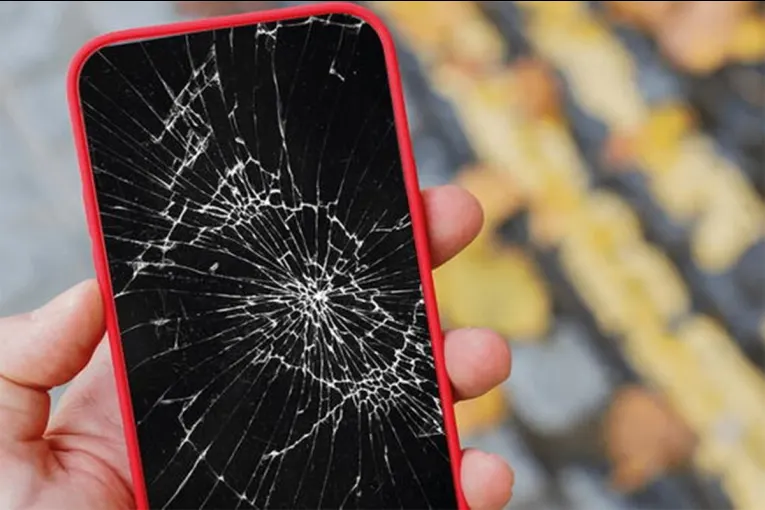 Denunció que le habían robado el celular, pero en realidad estaba roto y quería cobrar el seguro