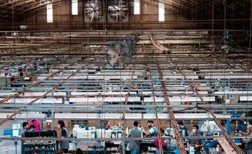 El fabricante de nike y adidas cierra su última planta en la Argentina y despide a sus 150 trabajadores