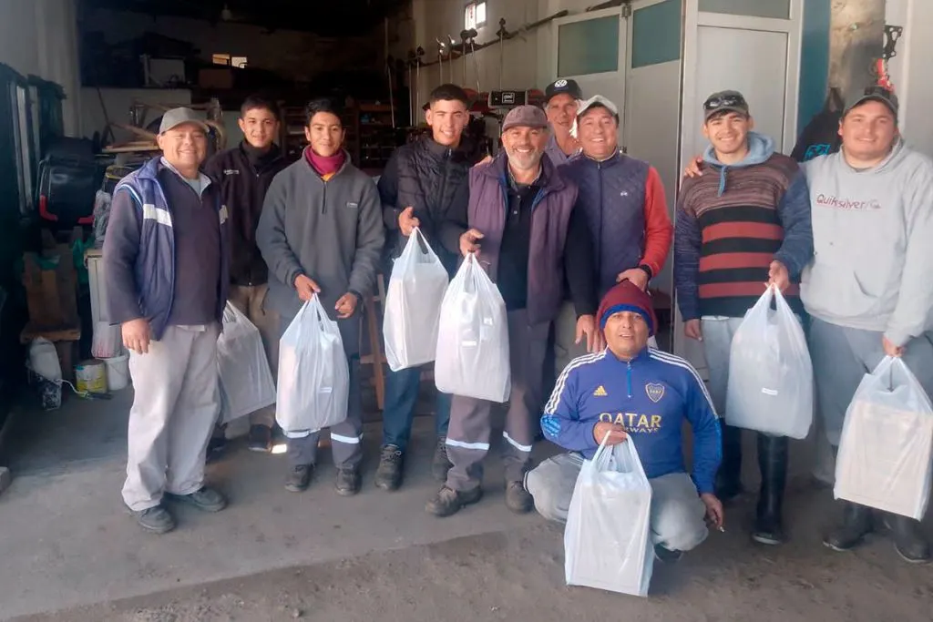El municipio entregó ropa de trabajo, pagó sueldos y aguinaldo y evalúa una mejora salarial