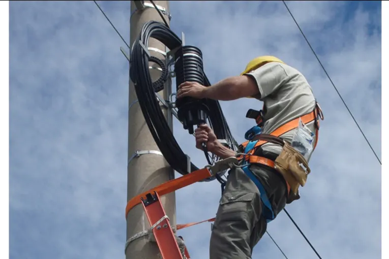 Empresa local busca incorporar un instalador de fibra óptica
