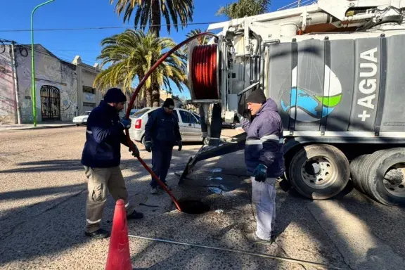 En medio año, se hicieron 3700 intervenciones en la red de agua y cloacas