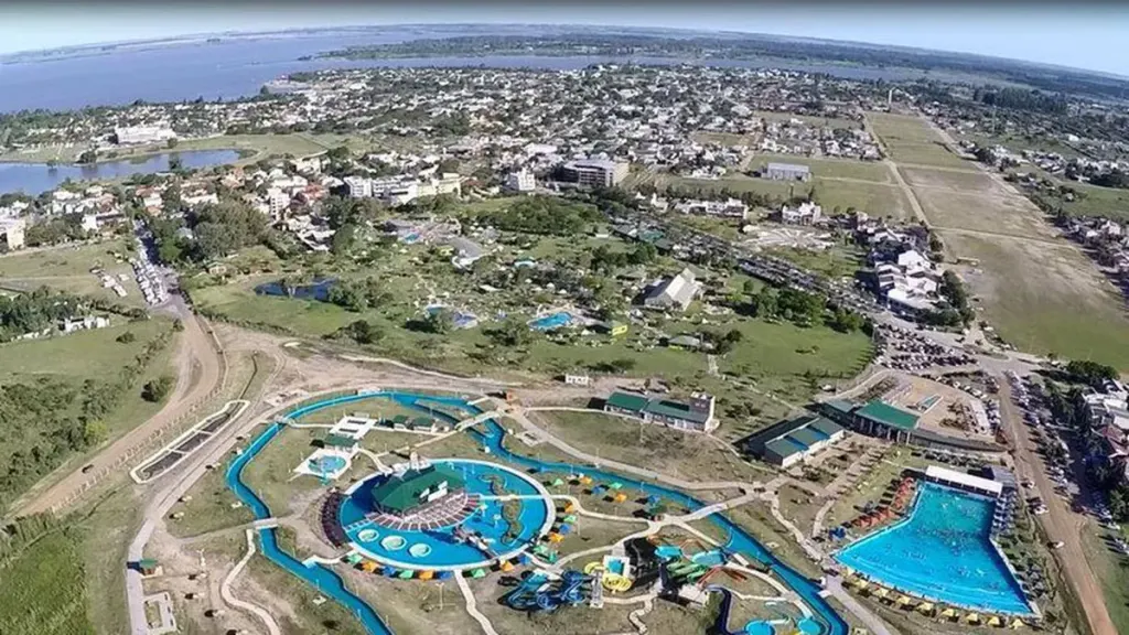Federación: La ciudad que quedó bajo el agua y hoy es meca del Turismo en una nota del diario La Nación