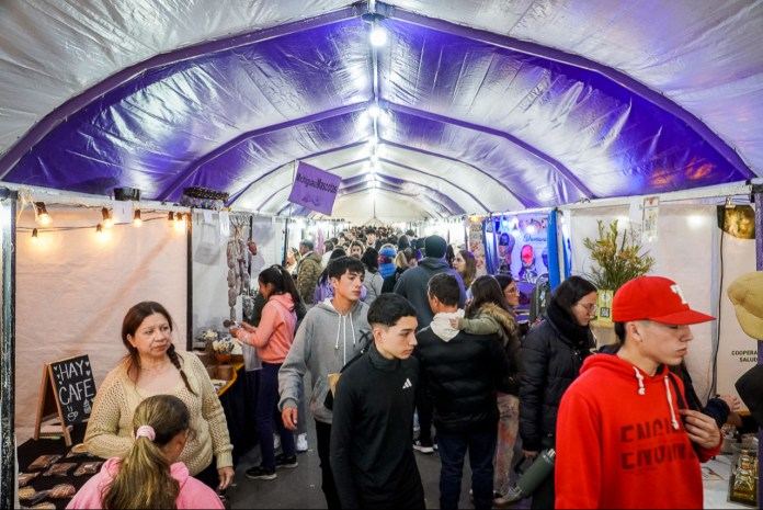Inició la Feria de Vacaciones de Invierno en la Costanera de Paraná con más de 250 emprendedores