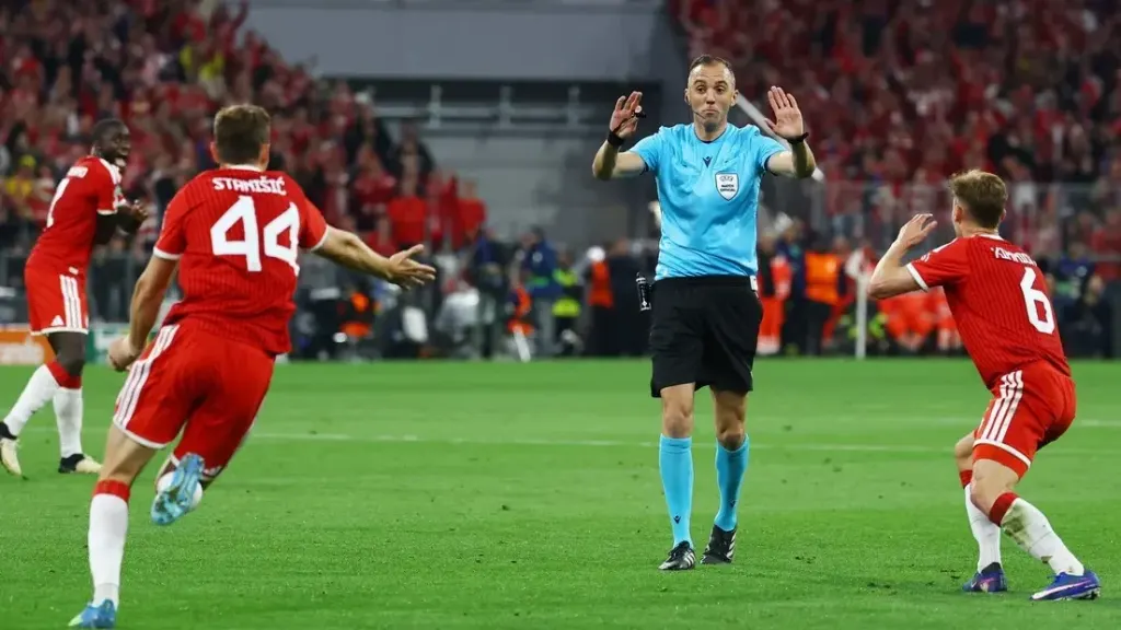João Pinheiro será el árbitro del partido Argentina-Suiza: ya dirigió a los europeos y en Alemania es palabra prohibida