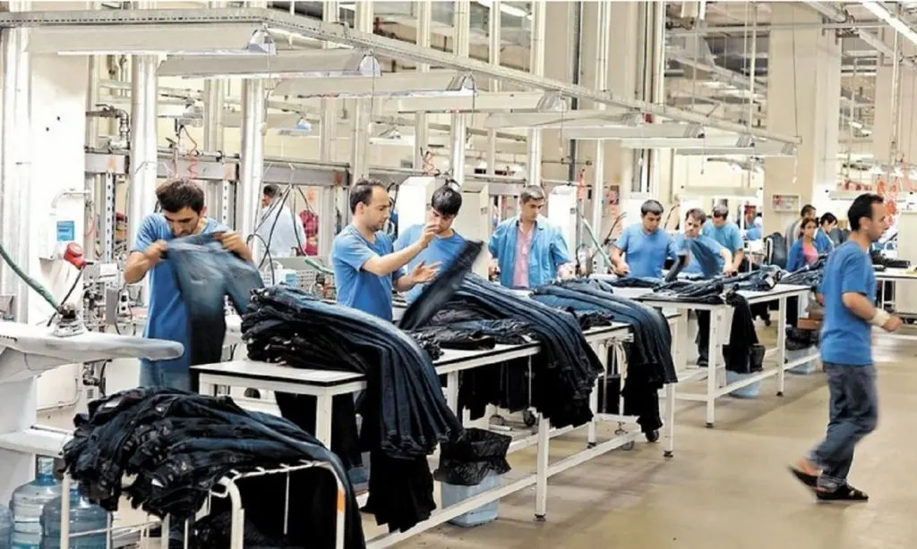 La industria textil profundiza el declive en la producción y la pérdida de empleos por el bajo consumo