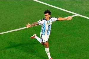 Lisandro Martínez volvió a brillar con la Selección tras 500 días afuera