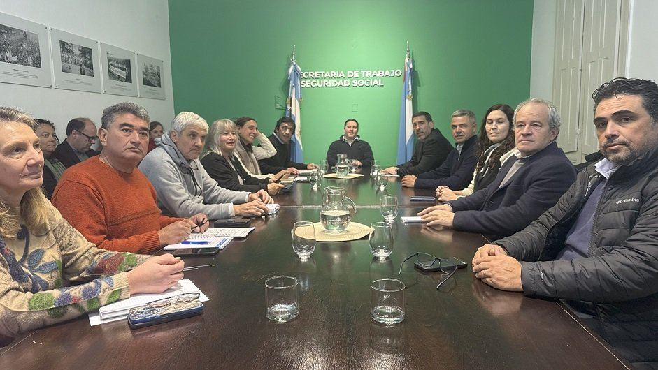 Los gremios docentes rechazaron la nueva oferta salarial y no descartan un aumento por decreto