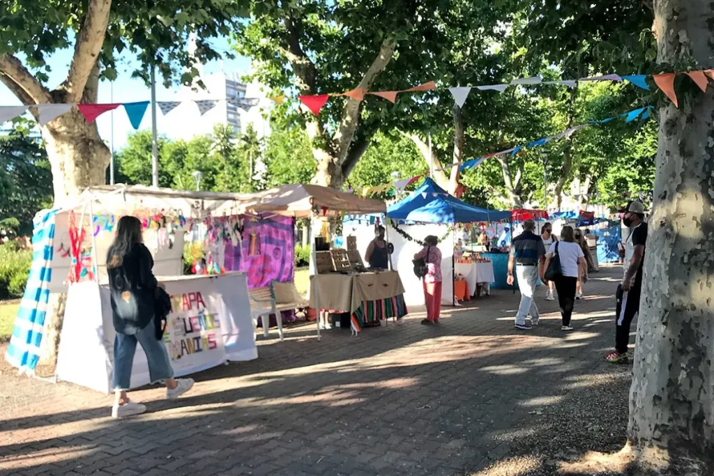 Movimiento Emprendedor regresa a Plaza Ramírez con una nueva feria de artesanos y emprendedores