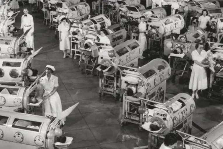 Murió la última estadounidense que sobrevivía gracias a un pulmón de acero tras padecer polio