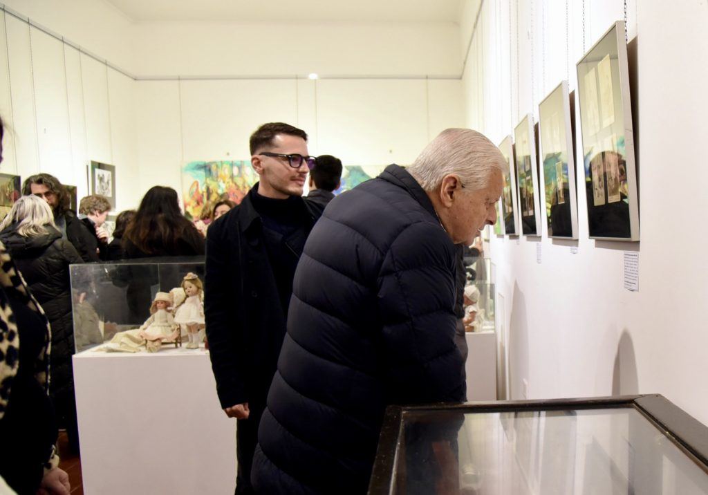 Museo de la Ciudad: más de 140 personas en la inauguración de la muestra «Muñecas. Infancias, juegos y modelos para crecer»