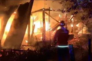 Prendió fuego la casa de su ex y una joven murió atrapada en Corrientes
