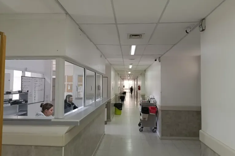 Se reparó y reacondicionó la Sala F en el nuevo edificio del Hospital Centenario
