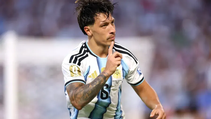 “Somos un equipo que representa muy bien a los argentinos”, expresó Lisandro Martínez