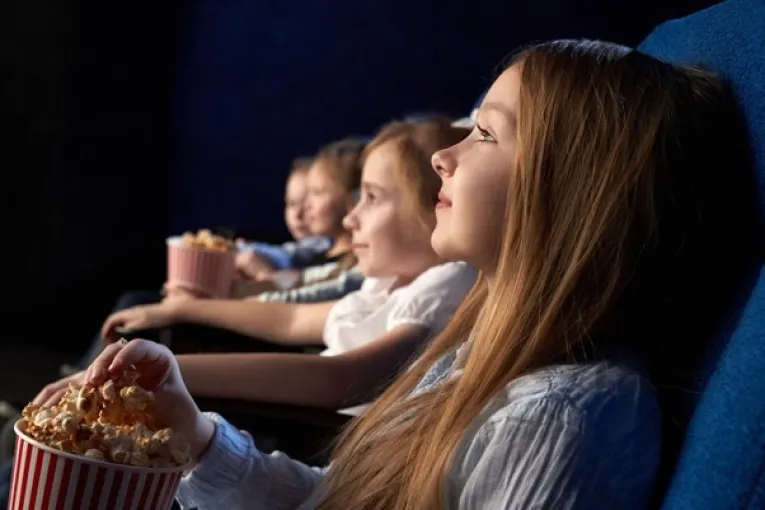 Tarde de cine en el SUM La Cuchilla