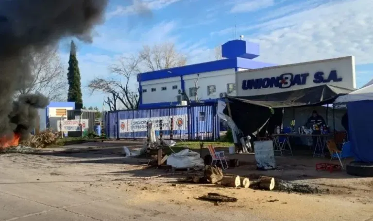 Trabajadores de una empresa de Gualeguaychú protestarán este lunes por más de cien despidos