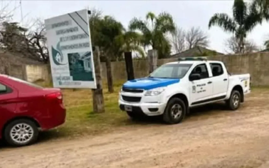 Una joven policía fue encontrada con una grave herida de arma de fuego