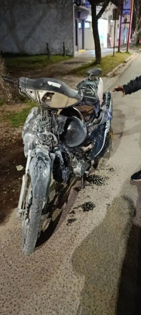 Una moto se incendió mientras se celebraba el triunfo de la selección nacional
