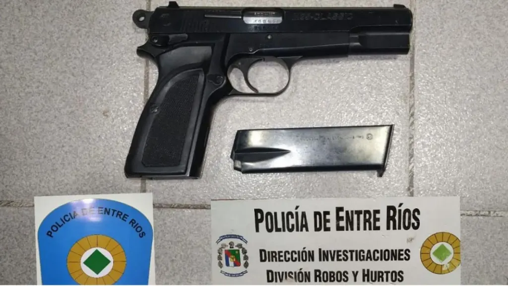 Una oficial de policía está grave tras sufrir un disparo en la cabez