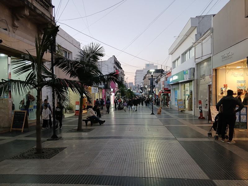 Viernes 10: qué hará el comercio luego del feriado del jueves