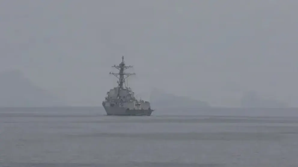 A seis meses de la guerra en Medio Oriente, el estrecho de Ormuz se encuentra prácticamente paralizado y bajo máxima tensión